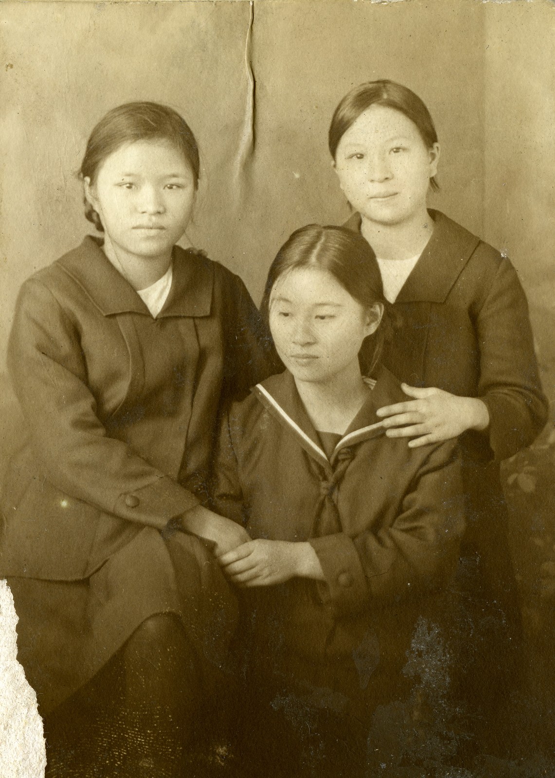 Before: Portrait photo of Lu Yuye with classmates.jpg